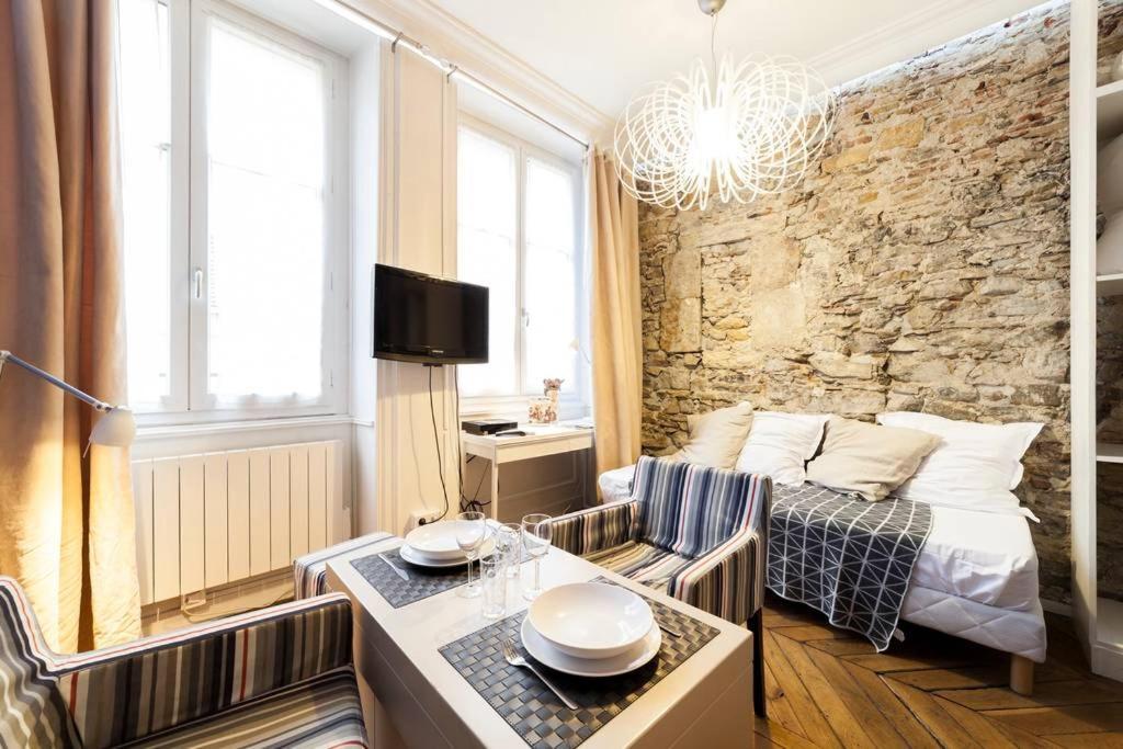 Studio Cosy En Centre Ville Aux Cordeliers Ail ليون المظهر الخارجي الصورة